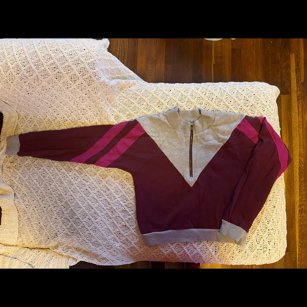 Urban Outfitters Cropped Half-Zip Sweatshirt M
